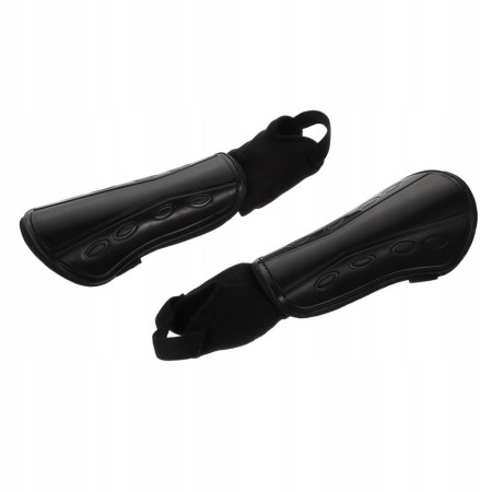 Ochraniacze piłkarskie na piszczele lekkie i praktyczne