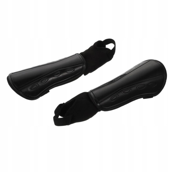 Ochraniacze piłkarskie na piszczele lekkie i praktyczne